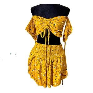 NWOT 2 Piece Yellow/Mustard Crop Short Set Women’s Size Large